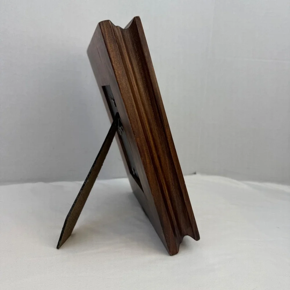 Vintage Dark Walnut Wood Picture Frame Gold Trim 4x6 Tabletop Wall Mount Decor